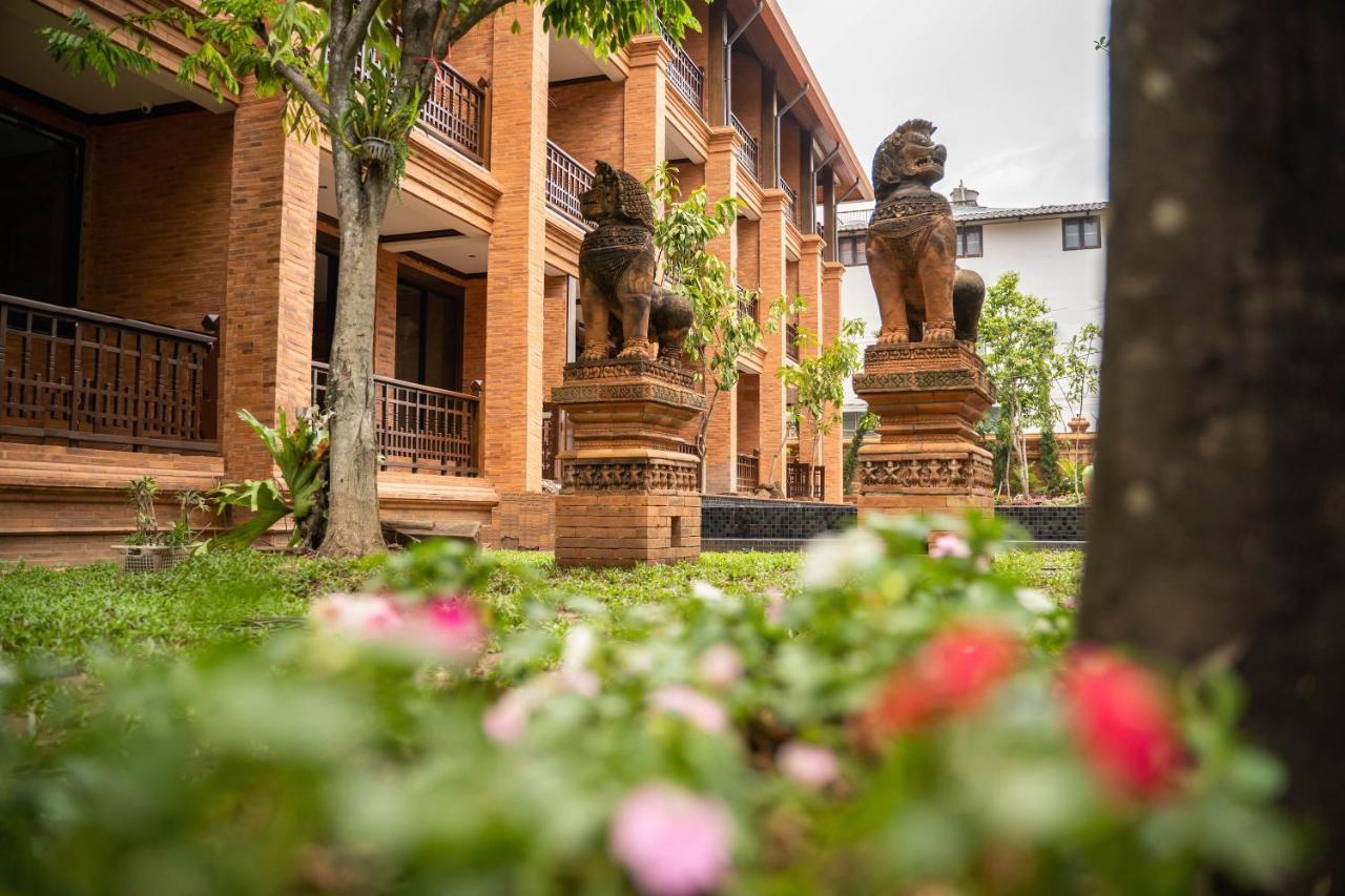 Phor Liang Meun Terracotta Arts Hotel Chiang Mai Exterior foto